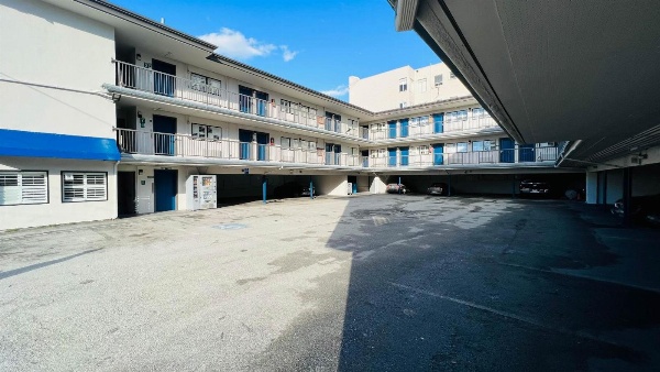Van Ness Inn image 1